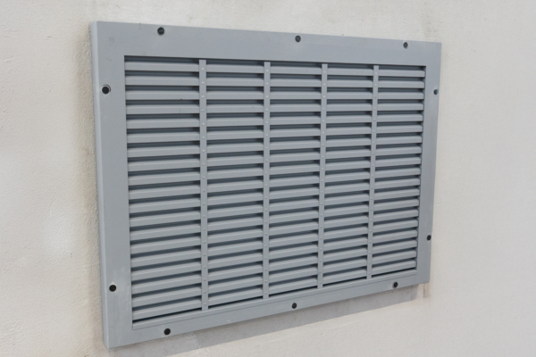 RC_5 Schutzgitter mit Wetterschutz von Hodapp RC_5 Schutzgitter mit angebrachtem Wetterschutzgitter von Hodapp